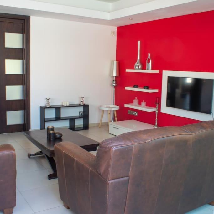Villa Artemis Ларнака Екстериор снимка