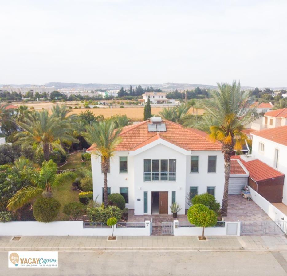 Villa Artemis Ларнака Екстериор снимка